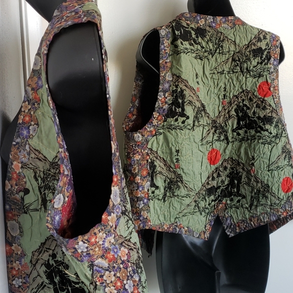 🇨🇦 Gypsy Moth Designs Custom Reversible Vest - Picture 2 of 5